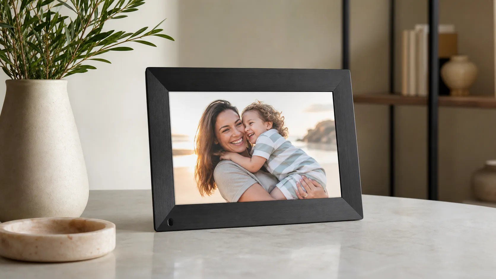 Nixplay Smart Digital Photo Frame 10.1 Review (2026)