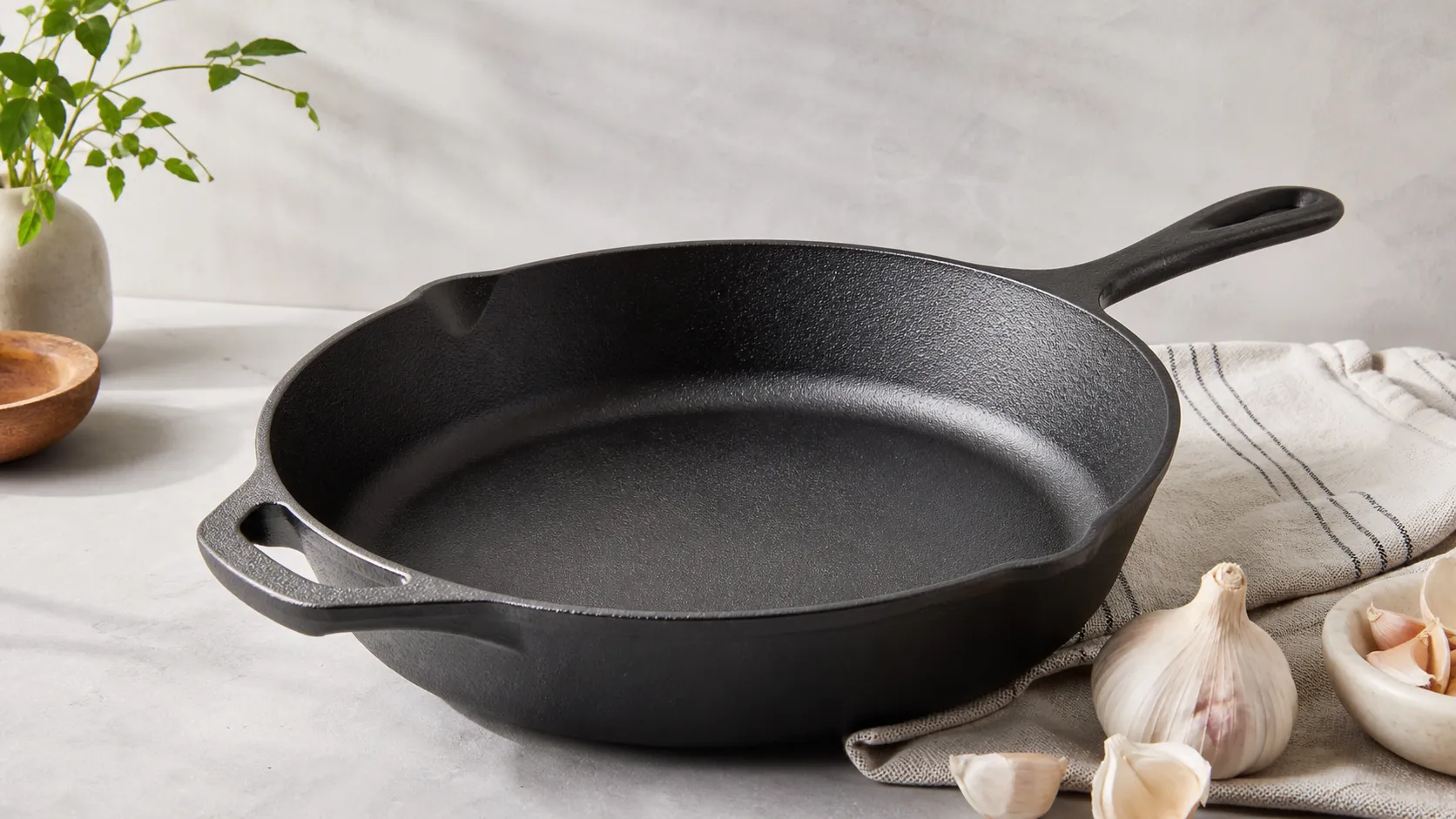 Lodge Cast Iron Skillet 10-inch Review (2026)